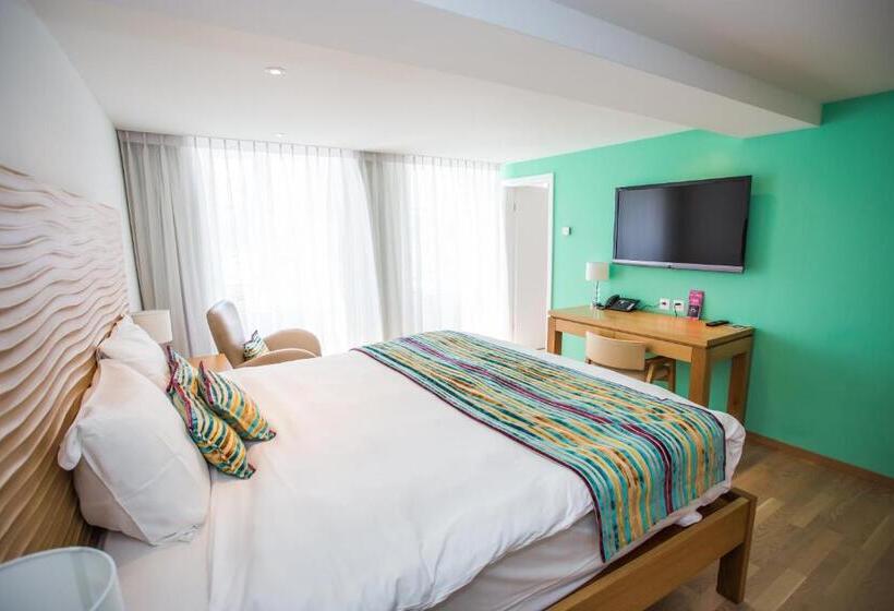 اتاق لوکس با چشم‌انداز دریاچه, Guest House Le Charlot