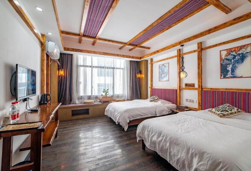 带2个双人床的标准工作室, Zhangjiajie Highlights Guesthouse