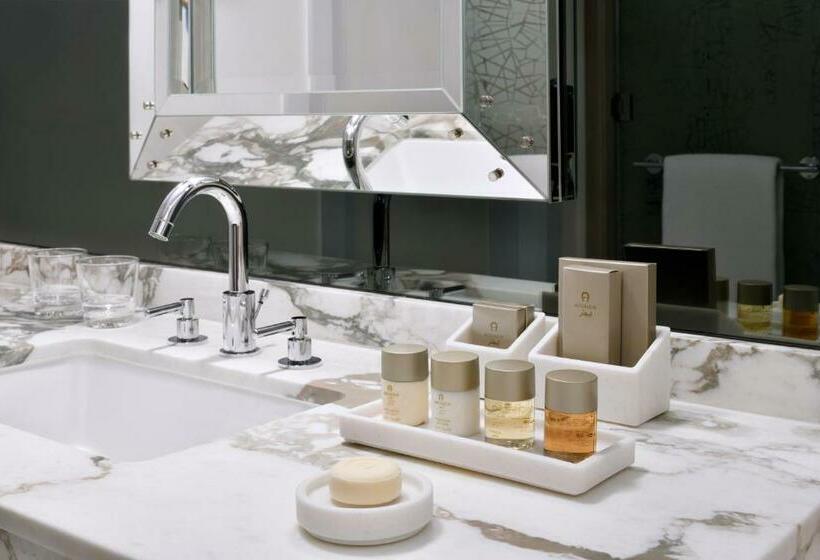 带大床的高级房间, Grand Plaza Mövenpick