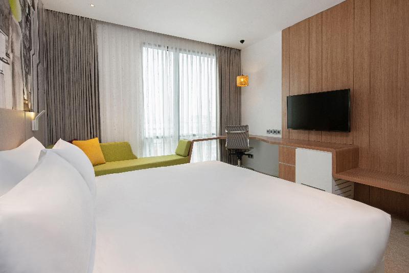 اتاق استاندارد با تخت بزرگ, Holiday Inn & Suites Saigon Airport, An Ihg