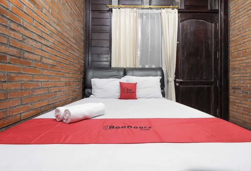 Номер Стандарт, Reddoorz @ Cilandak Timur