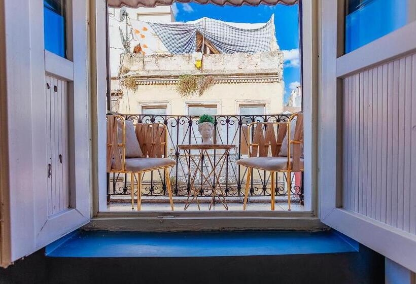 バルコニー付きスタンダードトリプルルーム, Taksim Bi Center Suites