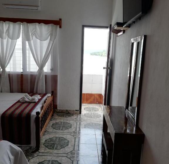 اتاق لوکس با چشم‌انداز دریا, La Union