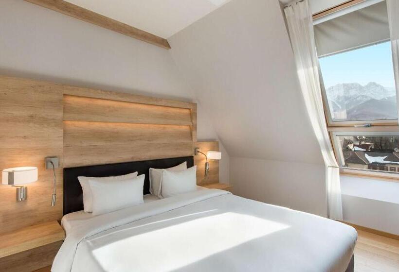 Люкс Вид на Горы, Radisson Blu Hotel & Residences