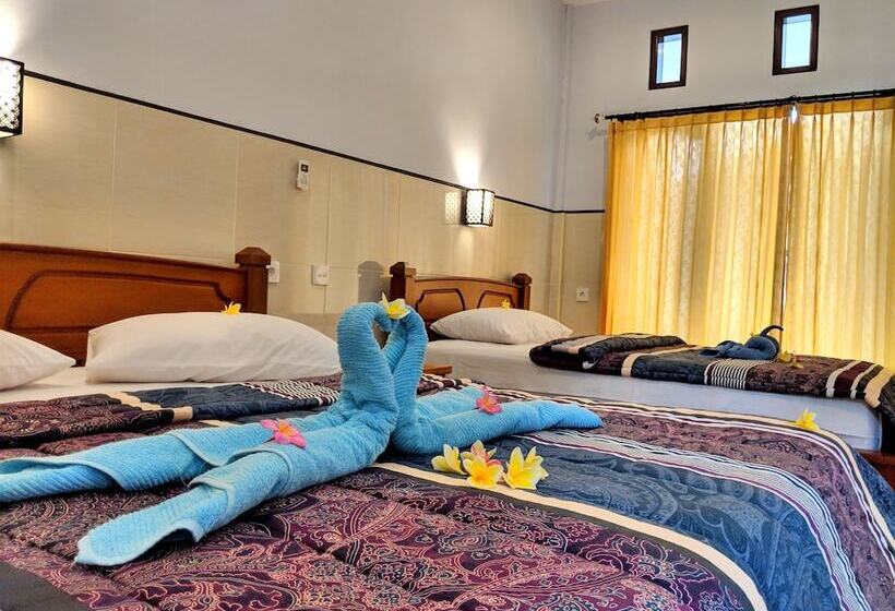 Трехместный Номер Deluxe Вид на Бассейн, Serangan Inn Mimba