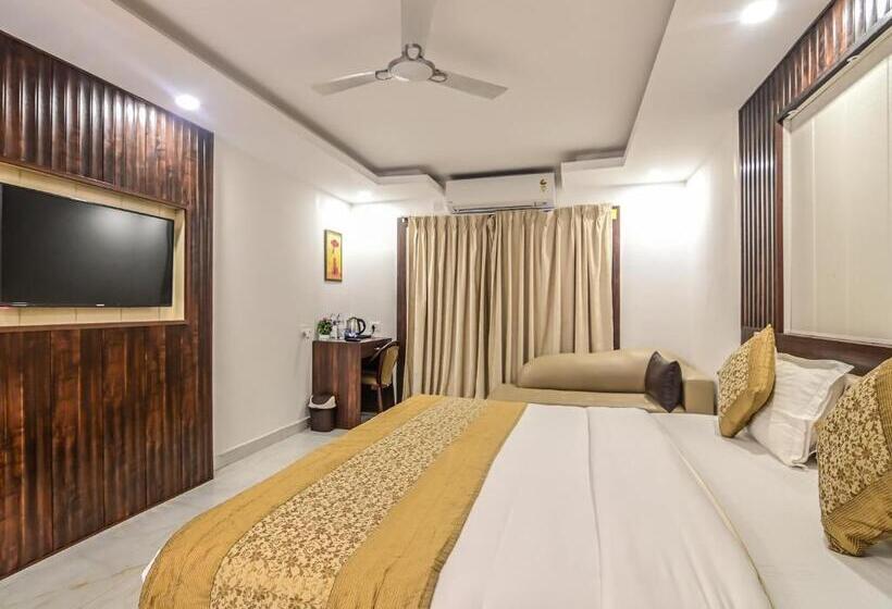 带阳台的豪华间, De Falcon Goa Beach Resort