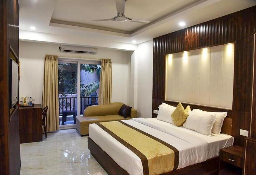 带阳台的豪华间, De Falcon Goa Beach Resort