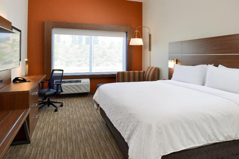带大床的标准间, Holiday Inn Express & Suites   Elko, An Ihg