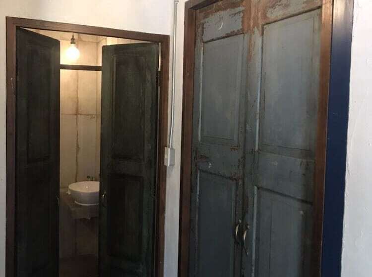 ویلای 2 خوابه, Voraman Hut