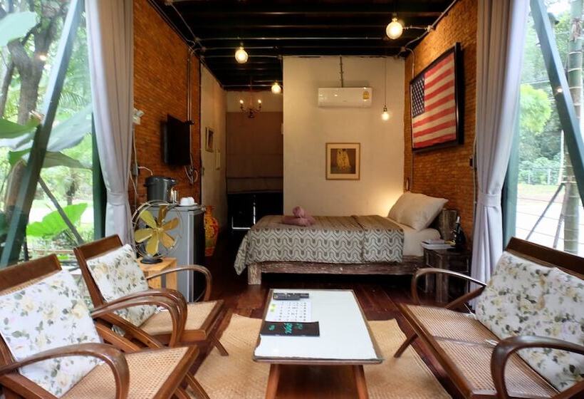 استودیوی استاندارد با تخت دوبل, Voraman Hut
