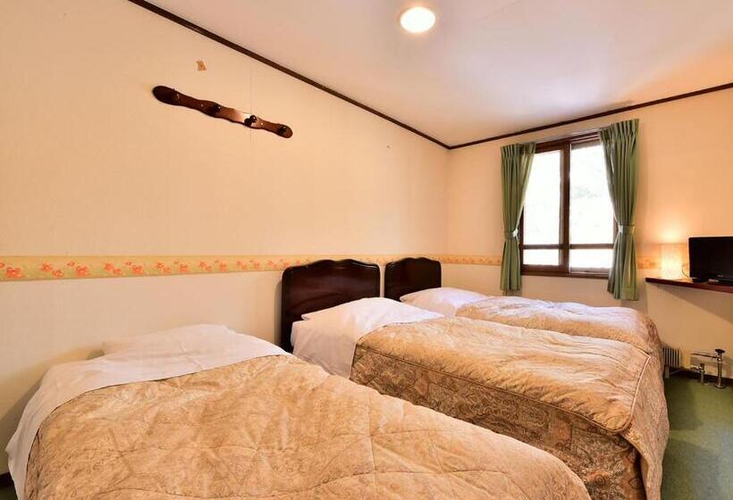 Трехместный Номер Стандарт Совместная Ванная, Kurumayama Kogen Guesthouse Urara