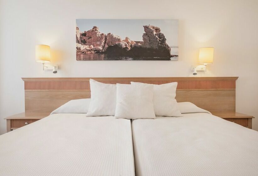Семейный Номер Базовый, Iberostar Waves Club Cala Barca