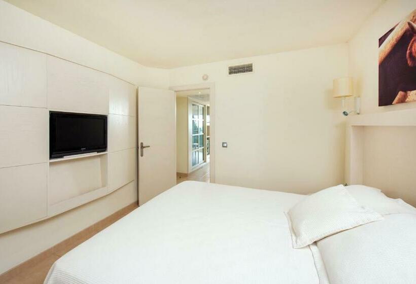 Полулюкс, Iberostar Waves Club Cala Barca
