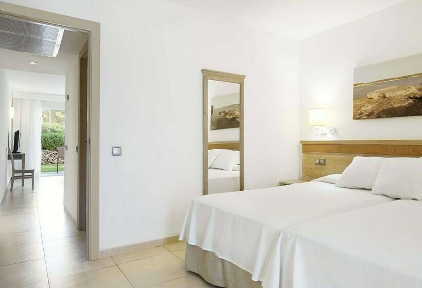 Семейный Номер Вид на Сад, Iberostar Waves Club Cala Barca