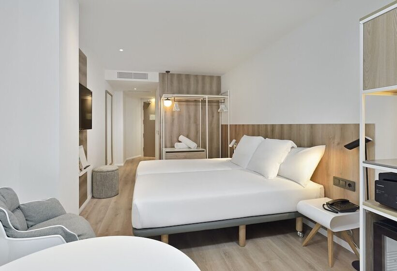 Полулюкс, Innside By Meliá Calviá Beach