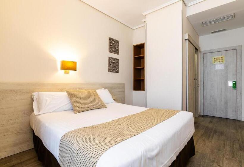 اتاق استاندارد سه نفره, Sweet Hotel Continental