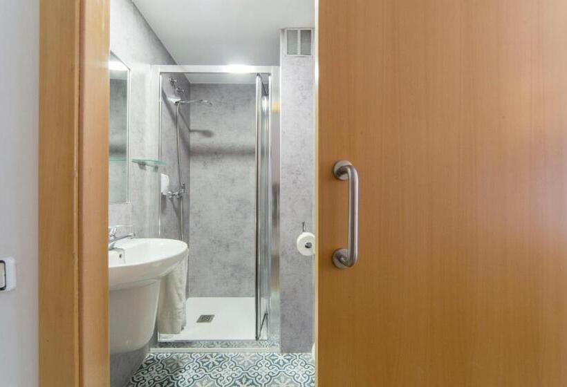 اتاق استاندارد سه نفره, Sweet Hotel Continental