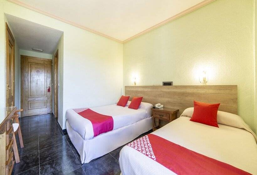 Номер Стандарт Трехместный, El Prado By Vivere Stays