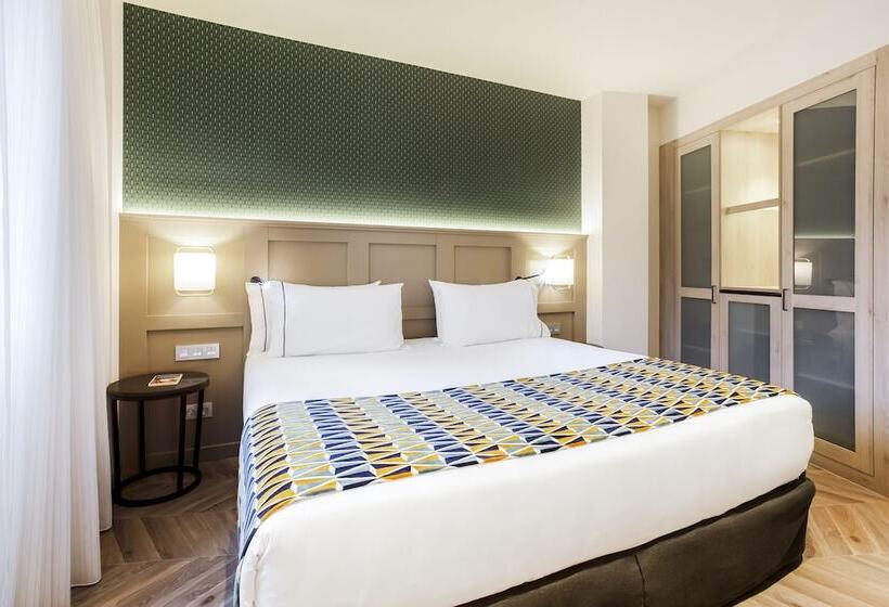 Номер Стандарт, Eurostars Puerta Real