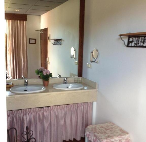 غرفة قياسية مزوَّدة بتراس, Meson De Sancho