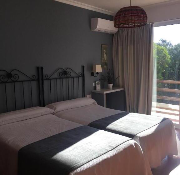 غرفة قياسية مزوَّدة بتراس, Meson De Sancho