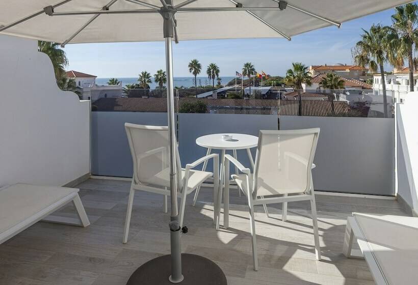 スタンダードスタジオ, Playa De La Luz