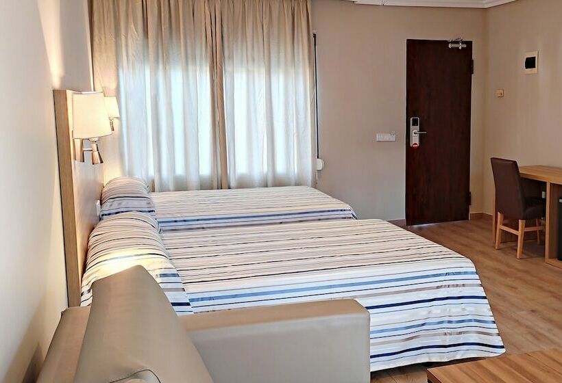Habitación Familiar, Best Osuna
