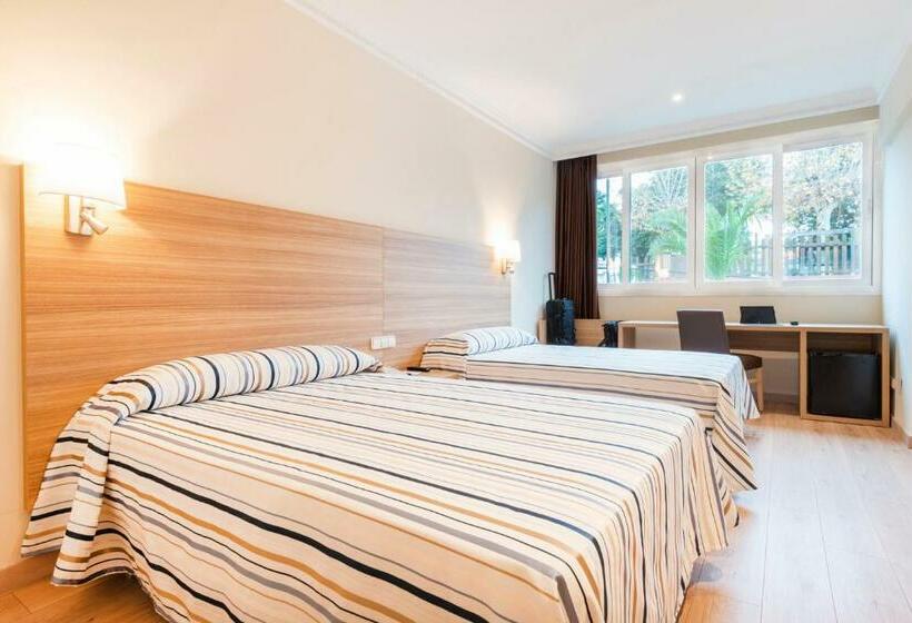 Habitación Triple Estándar, Best Osuna