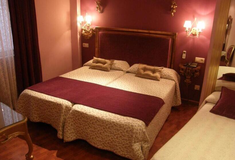 اتاق استاندارد سه نفره, Hostal Goya Suites