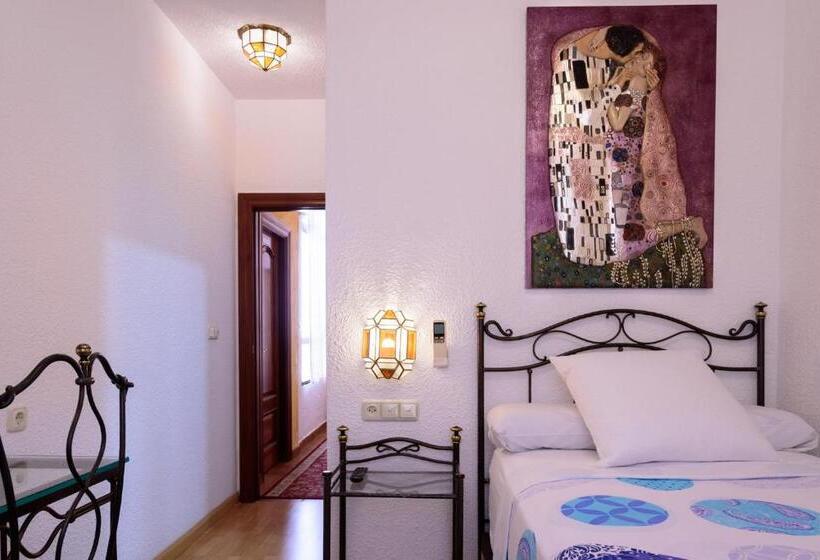 اتاق لوکس یک تخته, Casa De Reyes