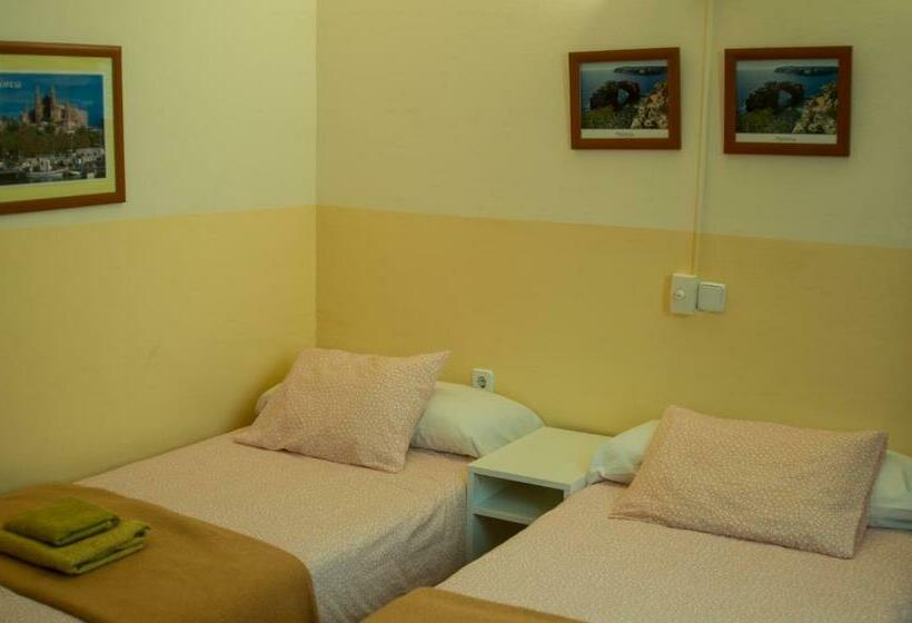Номер Стандарт Совместная Ванная, Hostal Atlanta