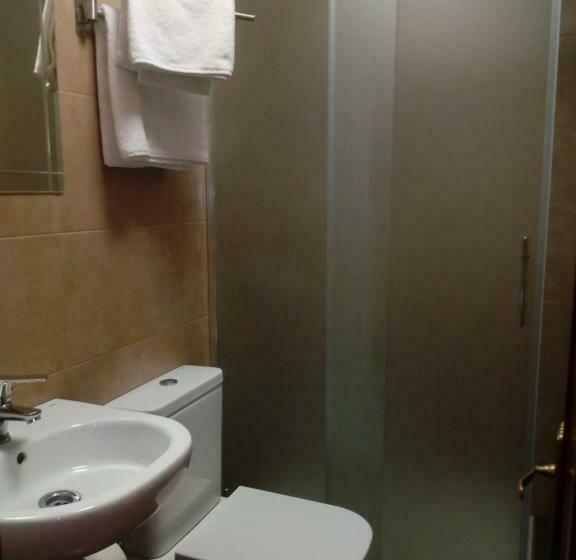 Номер Стандарт, Hostal álvarez