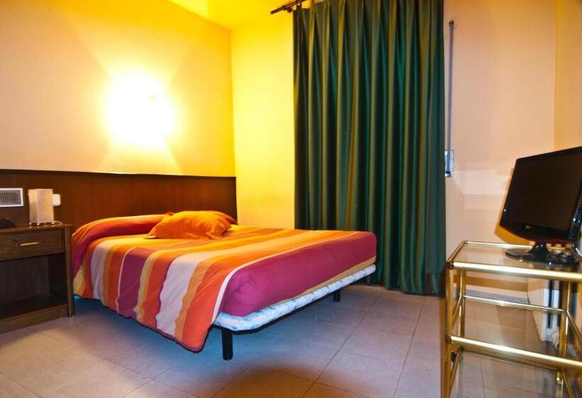 Номер Стандарт, Hostal Les Collades