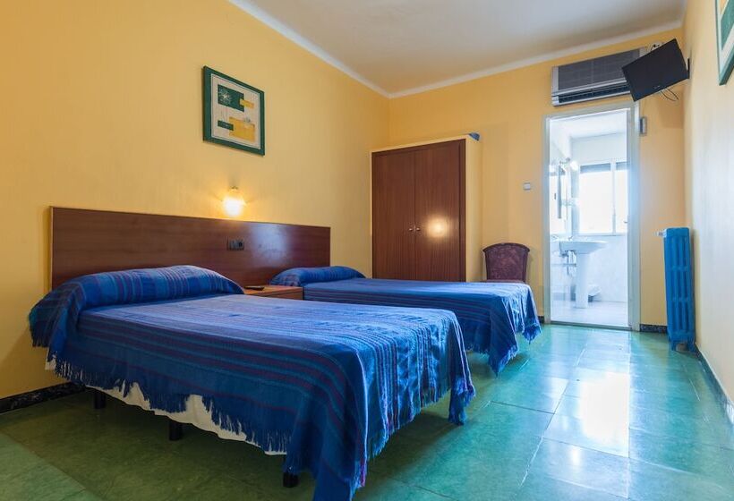 Номер Стандарт Индивидуальный, Hostal Urgell