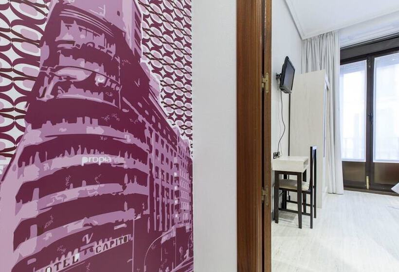 Habitación Triple Estándar, Hostal Castilla I Atocha