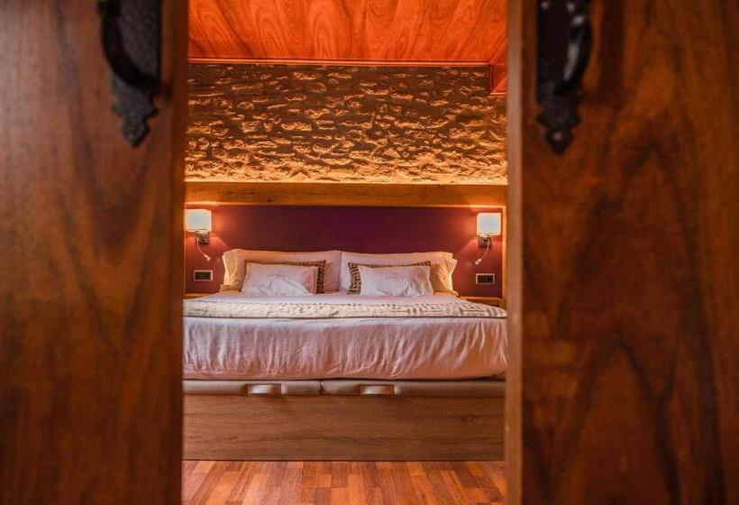Полулюкс, Hostal Estrella