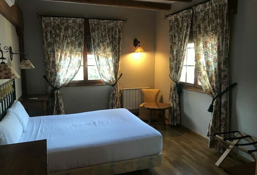 Полулюкс, Rural Hotel Las Gacelas