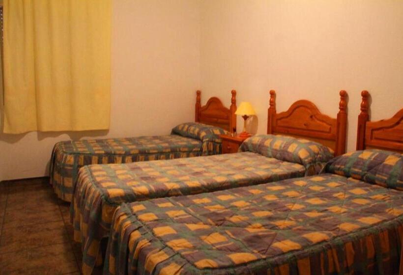 スタンダードトリプルルーム, Hostal El Mirador