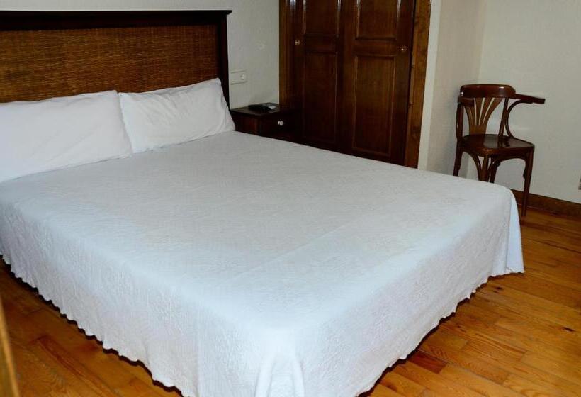 اتاق استاندارد, Charle