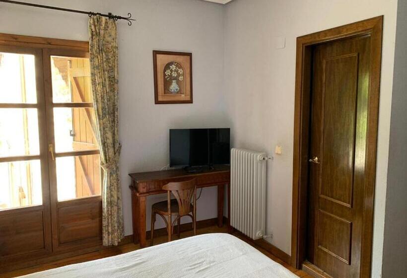 اتاق استاندارد, Charle