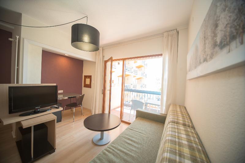 اتاق استاندارد سه نفره, Oroel Hotel & Spa