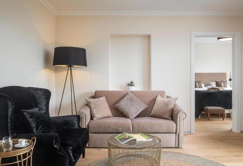 سوییت با چشم‌انداز باغ, Seehotel Europa