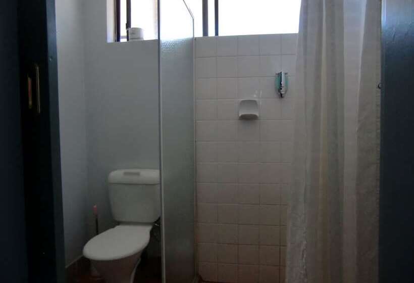 חדר משפחתי, Castle Motel Bairnsdale