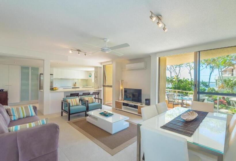 Superior 2-bedroom flat with a view, Munna Beach Apartments