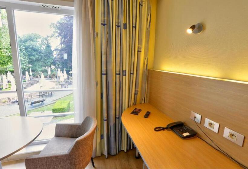 Номер Стандарт, Auberge Du Vieux Cedre, Enghien Belgique