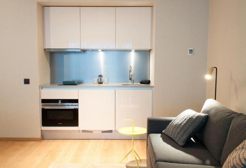ファミリーステューディオ, Premier Suites Antwerp