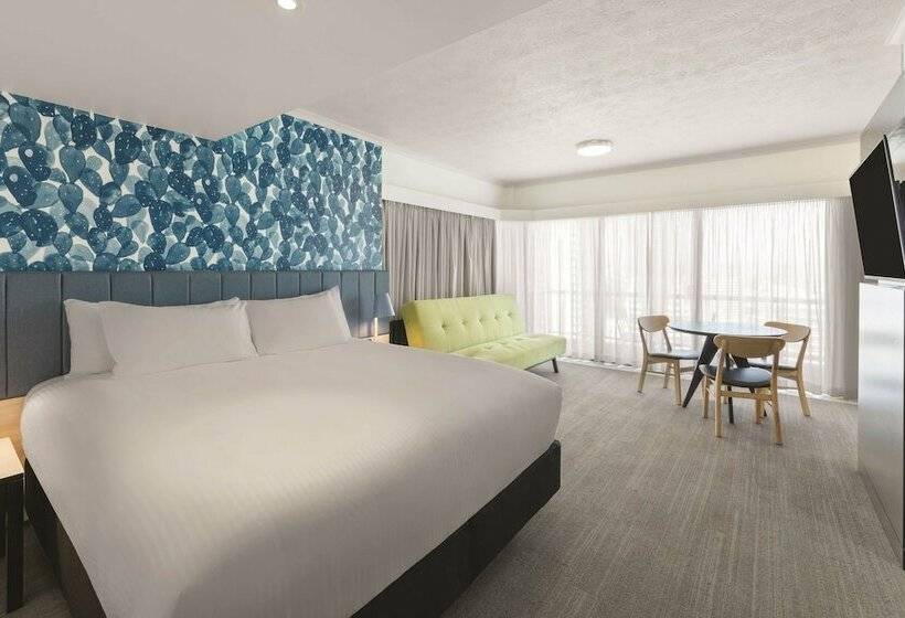 استودیوی لوکس, Vibe Hotel Gold Coast