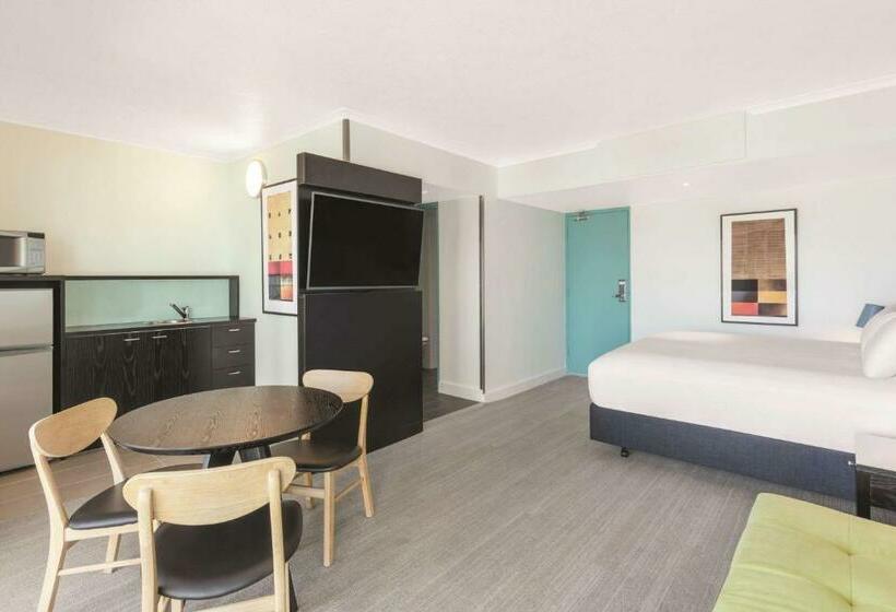 استودیوی لوکس, Vibe Hotel Gold Coast