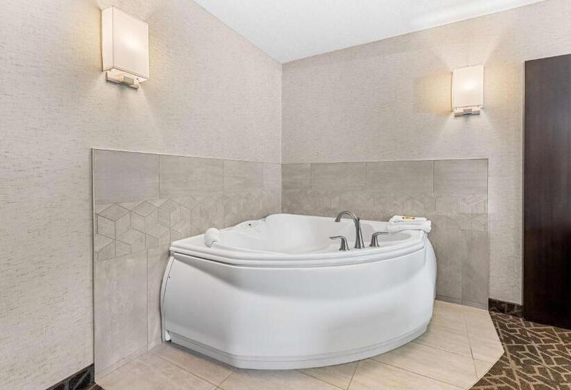 キングサイズベッドのスイートルーム, Best Western Plus Banff International Lodge