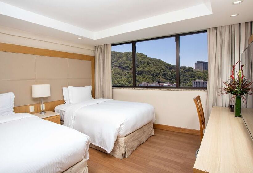 اتاق استاندارد با چشم‌انداز دریا, Hilton Copacabana Rio De Janeiro